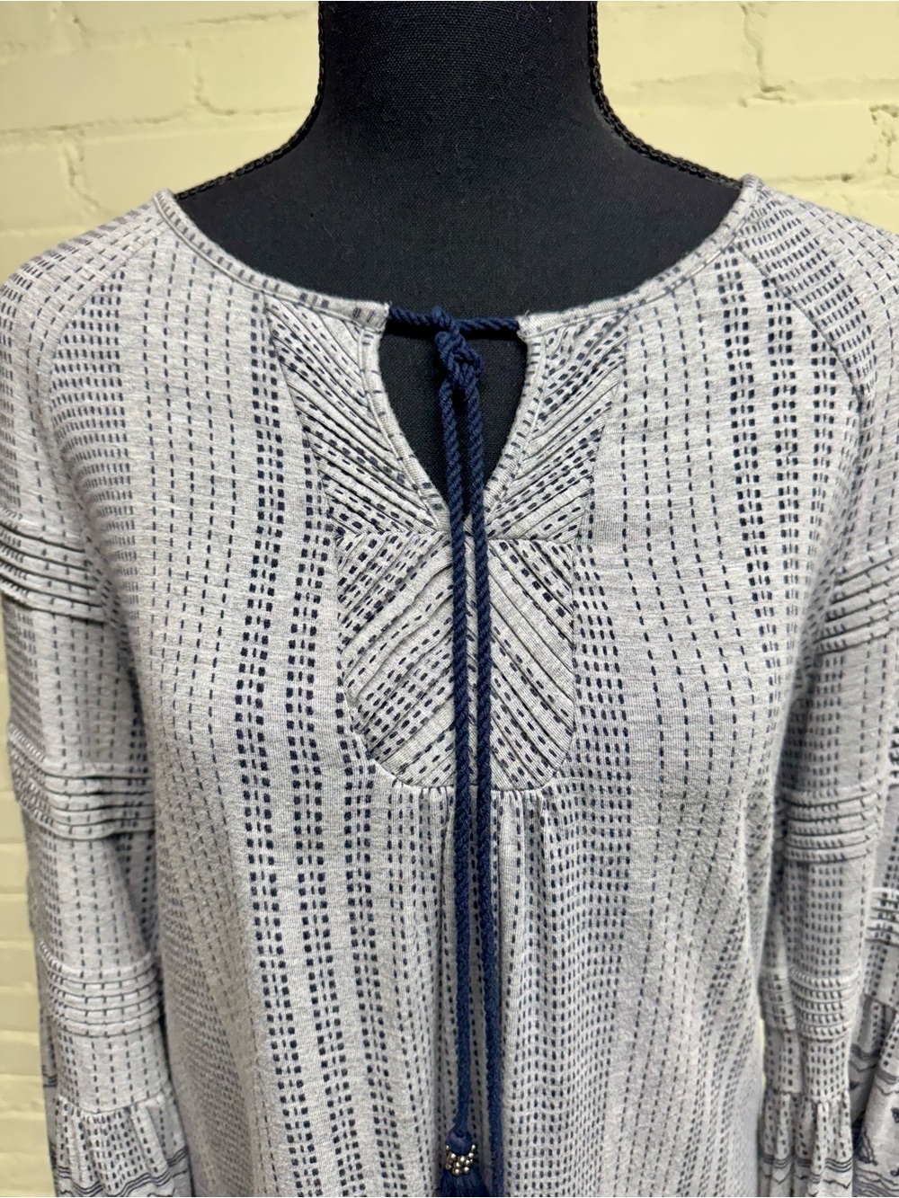 Daniel Rainn Women’s Bell Sleeved Gray Tunic, Size M